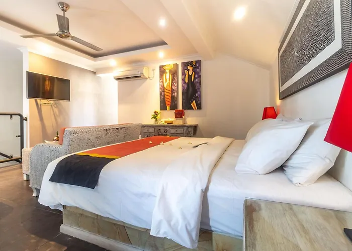 Aleesha Villas And Suites